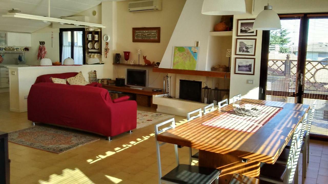 A Casa Di Clo Pesaro Exterior photo